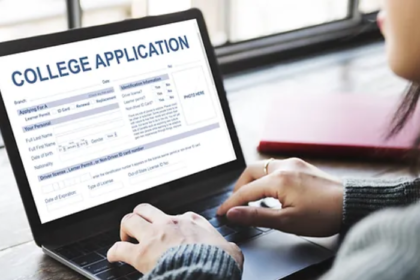 How to Navigate the College Application Process: Tips for Applying to College
